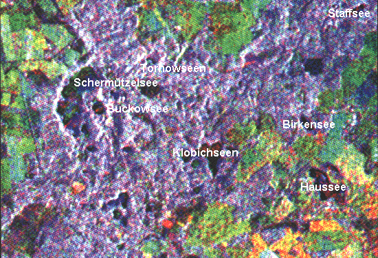 Satellitenansicht mit Bezeichnung der Seen